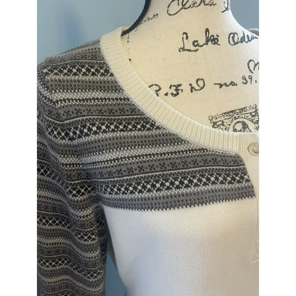 Women’s Woolrich Original Ivory/Gray Crew Neck Button Fair Isle Sweater Sz M - Picture 8 of 9